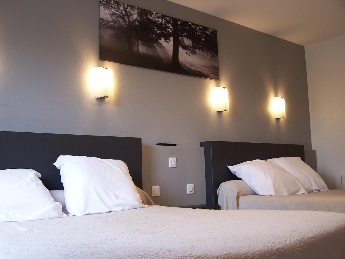 Hotel Le Lichou Vallon-en-Sully Zewnętrze zdjęcie